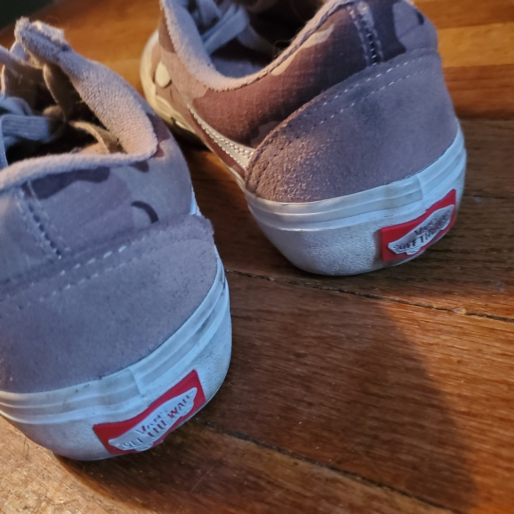 Vans - Picture 5 of 7